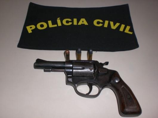 Polícia apreende arma de fogo em bar de Araranguá