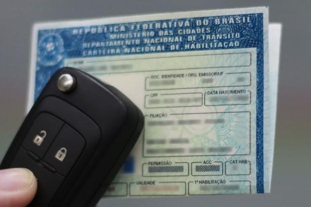 Emissão de permissões para dirigir reduziu nos últimos anos