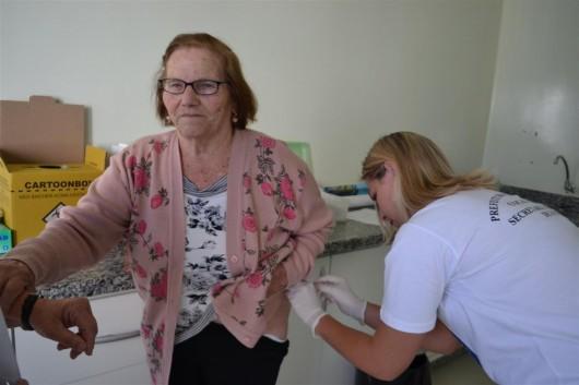 Grupo de risco: Cocal do Sul vacina 72% contra o vírus Influenza 