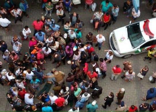 Criminoso é detido por populares após furtar loja no Centro