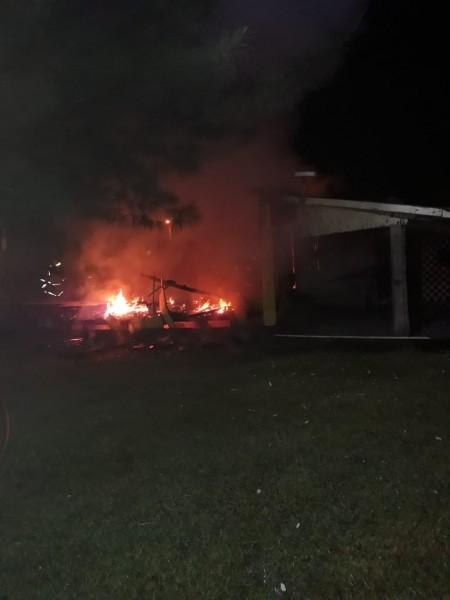 Residência é atingida por incêndio em Balneário Arroio do Silva