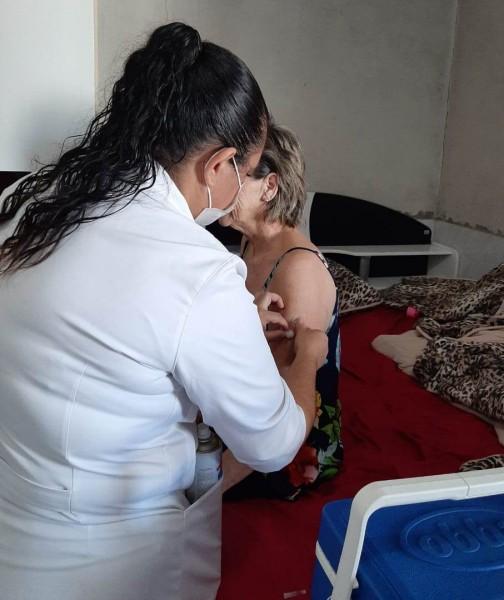 Criciúma retoma campanha contra a influenza com vacinação de idosos e profissionais da saúde
