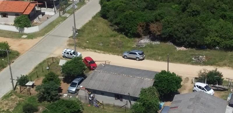 PM recupera veículo roubado e prende suspeito em Balneário Rincão