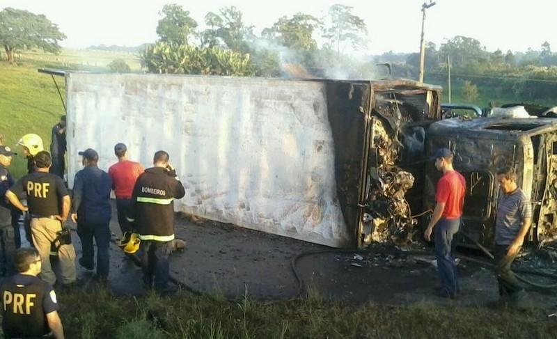 Caminhoneiro morre em grave acidente na BR-101, em Içara