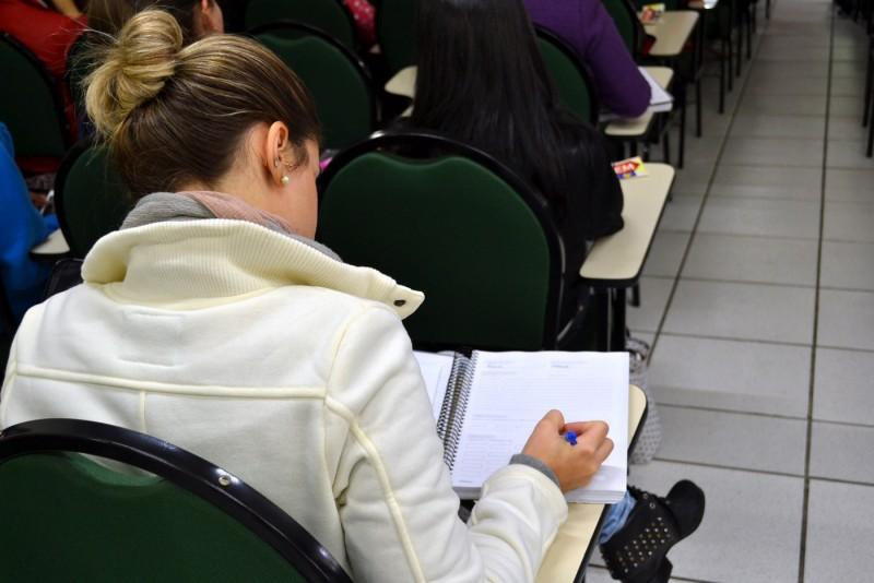 Em busca do sonho, alunos iniciam curso preparatório para o Enem