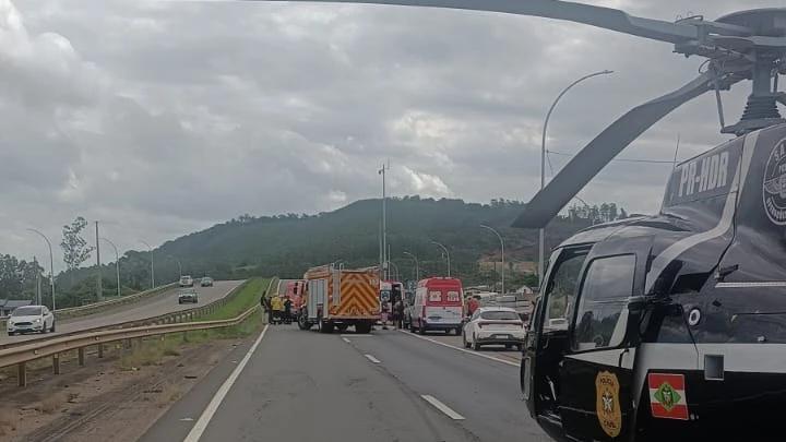 Motociclista fica gravemente ferido em engavetamento na BR-101 em Maracajá