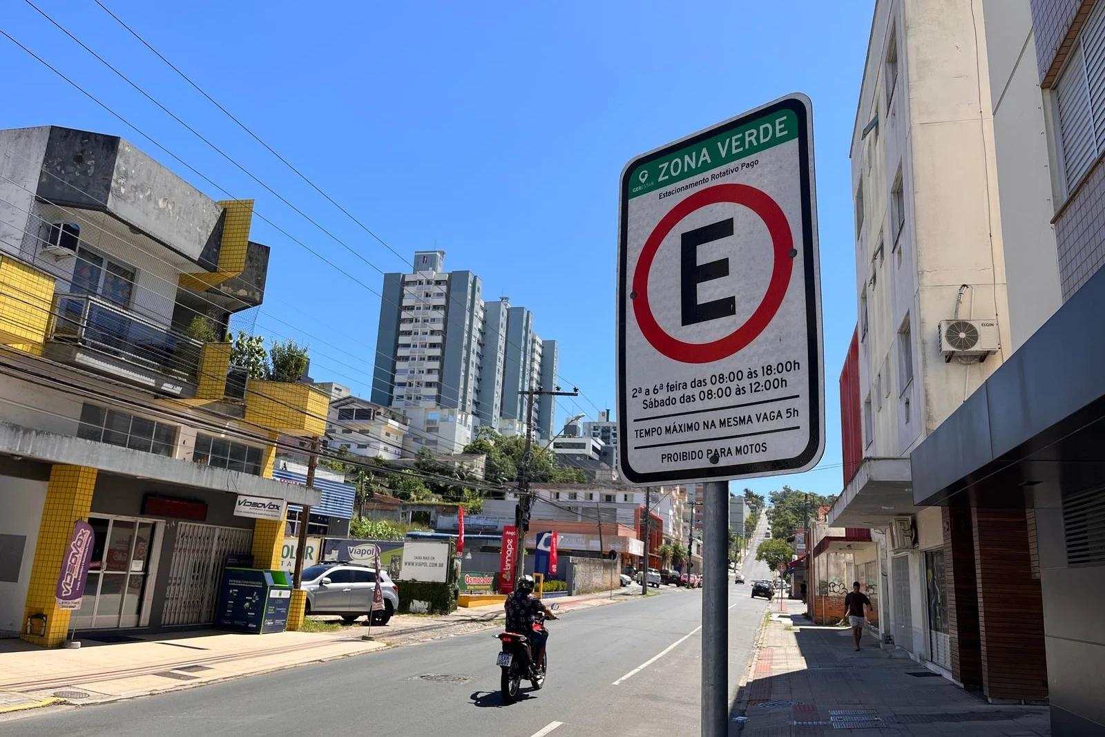 Prefeitura e Gerestar suspendem cobrança do rotativo em 15 ruas de Criciúma
