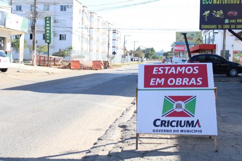 Fechamento da avenida Santos Dumont chega próximo ao Cemitério Municipal 
