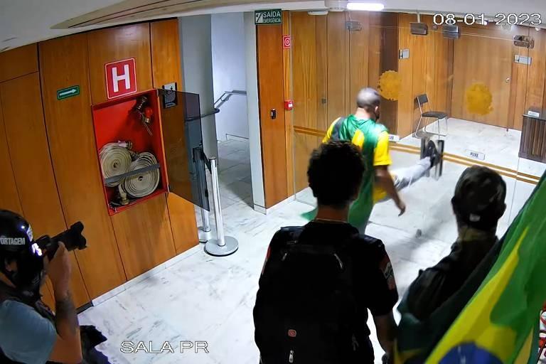 Pelo Estado 25/05: Bancada catarinense em Brasília quer a prisão de Gonçalves Dias