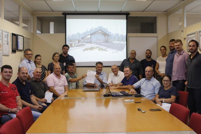 Praça será construída ao lado do pórtico de entrada em Forquilhinha 