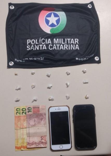 Polícia Militar apreende pedras de crack no bairro Cristo Redentor 