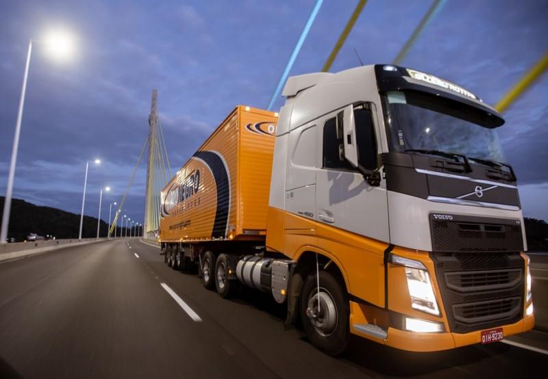 Transportadora abre vagas para cinco departamentos em Criciúma 