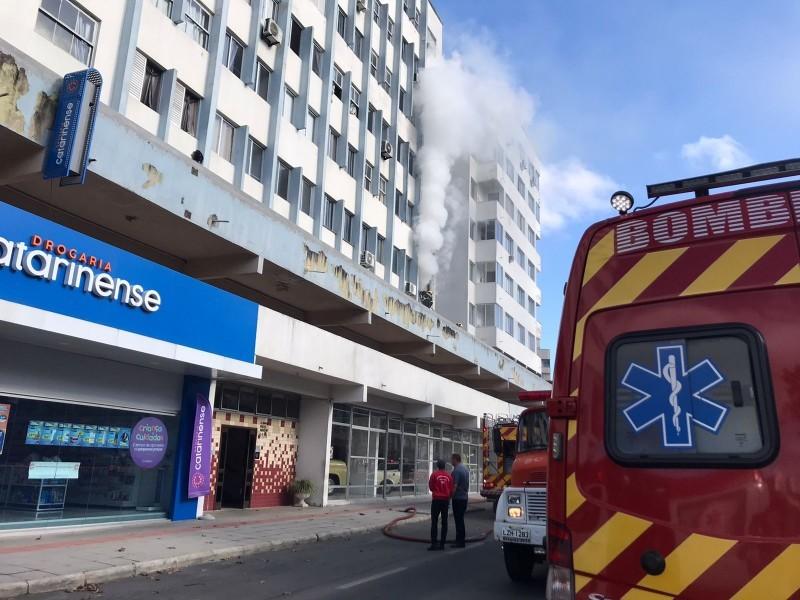 Morre morador que ficou gravemente ferido em incêndio de apartamento