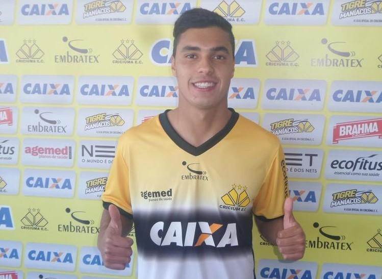 Após idas e vindas, Alisson Farias veste a camisa do Tigre