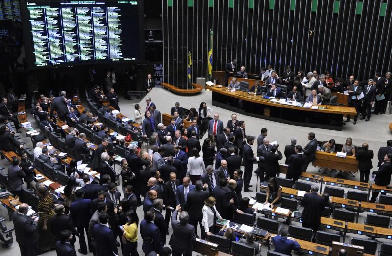 Saiba o que faz um deputado federal