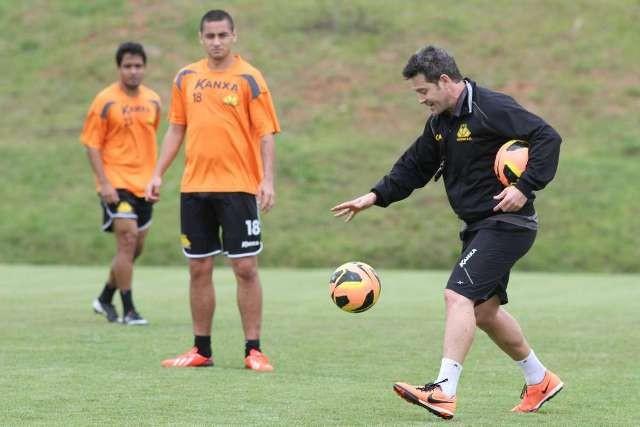  Tigre faz primeiro treino visando duelo com o Cruzeiro