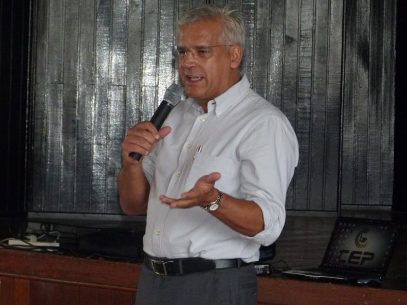 Bairro da Juventude recebe visita de empresário mineiro