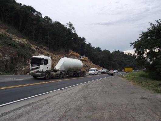 BR-101 terá trânsito interrompido neste sábado, em Tubarão