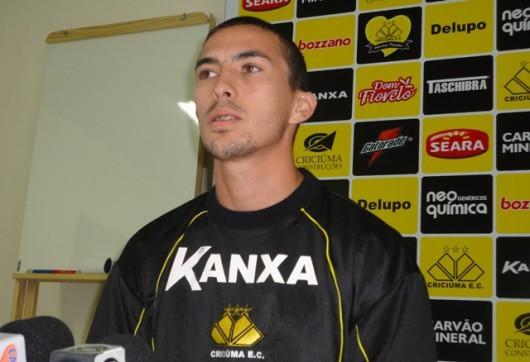 “Antenor Angeloni merece nosso sangue dentro de campo”, diz Cristiano