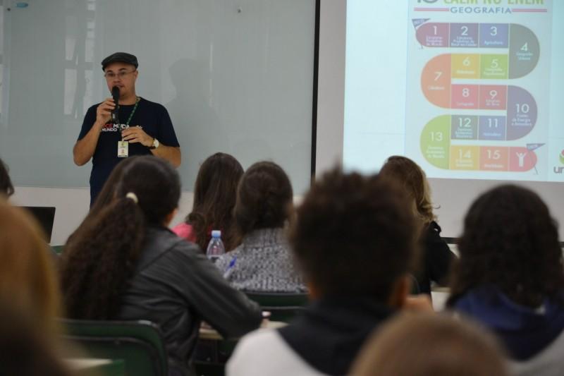 Mais de mil alunos participarão dos Aulões Itinerantes Gratuitos do Enem