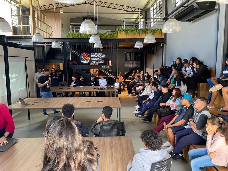 Abadeus promove Encontro dos Voluntários e participa de ação Global da Thomson Reuters