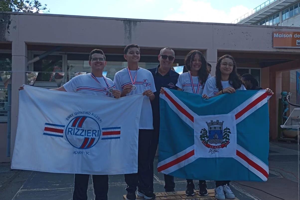 Içara conquista medalhas de prata em Olimpíada Internacional de Matemática na França