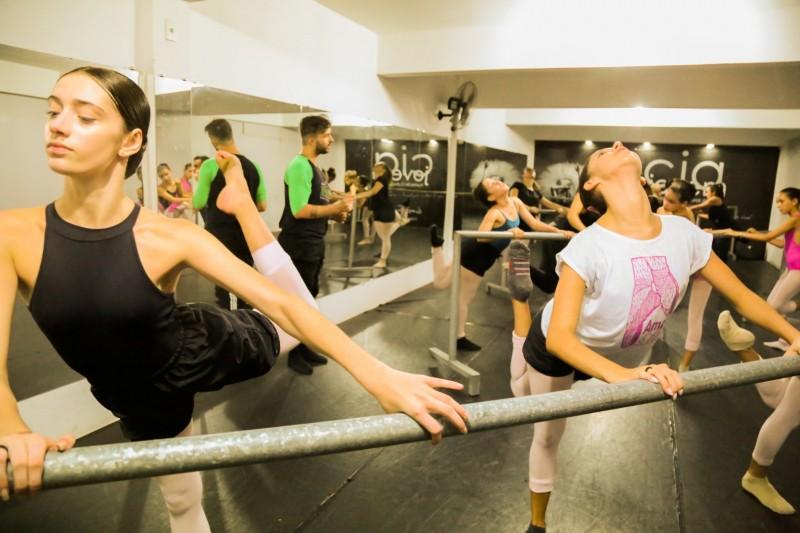 Parceria promove curso de balé e jazz para alunas da FMCE
