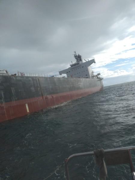 Imbituba: homem sofre acidente durante manutenção em navio 