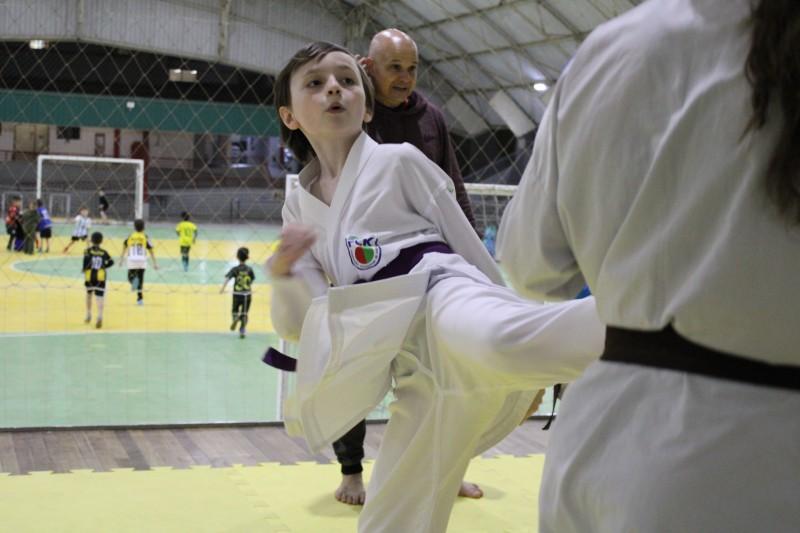 Atletas do karatê Satc conquistam medalhas no Campeonato Estadual