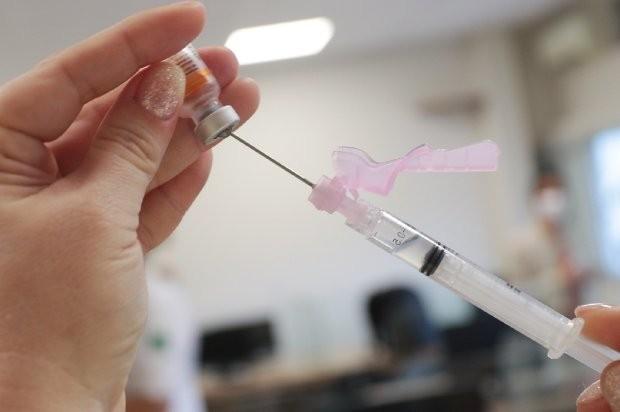 Santa Catarina recebe neste domingo nova remessa com 85 mil doses da vacina contra Covid-19 