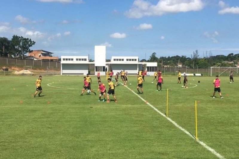 Grizzo mantém esquema e muda o meio para enfrentar o São Caetano