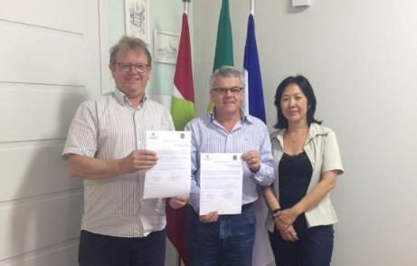 Siderópolis entrega Ordem de Serviço para pavimentação de mais quatro ruas