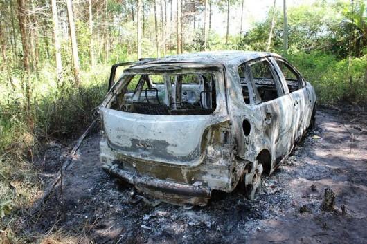 Veículo usado em assalto a banco de Sombrio é encontrado incendiado