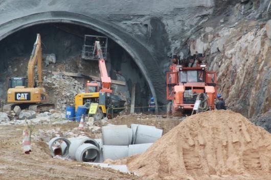 Detonação cancelada - Trânsito na BR-101 será interrompido nesta quinta-feira em Tubarão