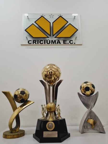 Obras na sala de troféus iniciam nesta sexta; taças foram restauradas