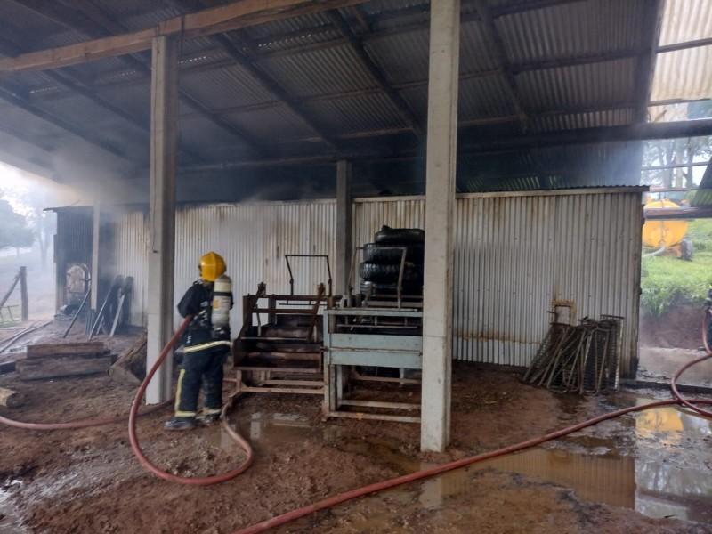 Orleans: incêndio em estufa de fumo causa prejuízo estimado de R$ 100 mil