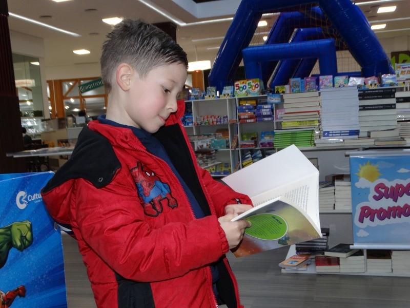 Últimos dias de Feira do Livro no Criciúma Shopping