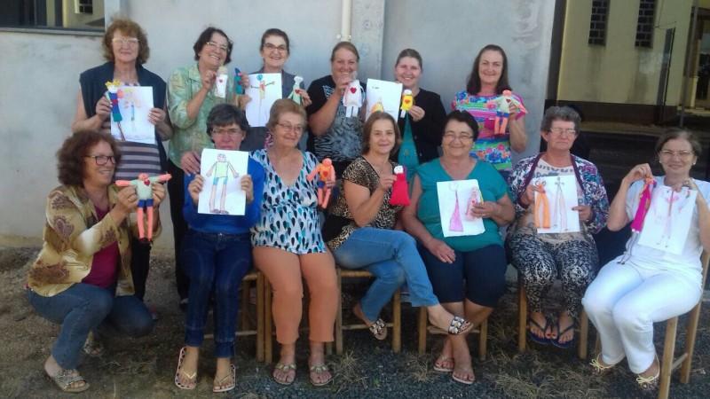 Projeto Presença dá vida a bonecos desenhados por crianças