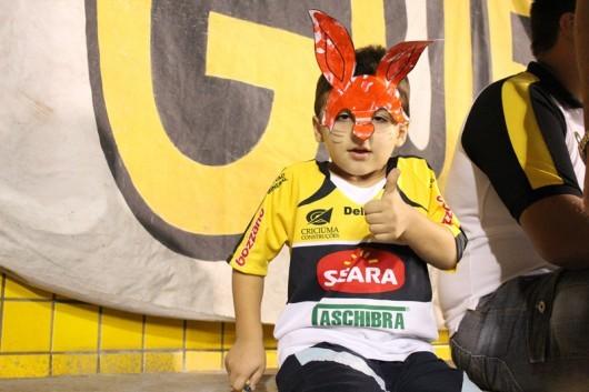 Galera tricolor ganha presente de Páscoa