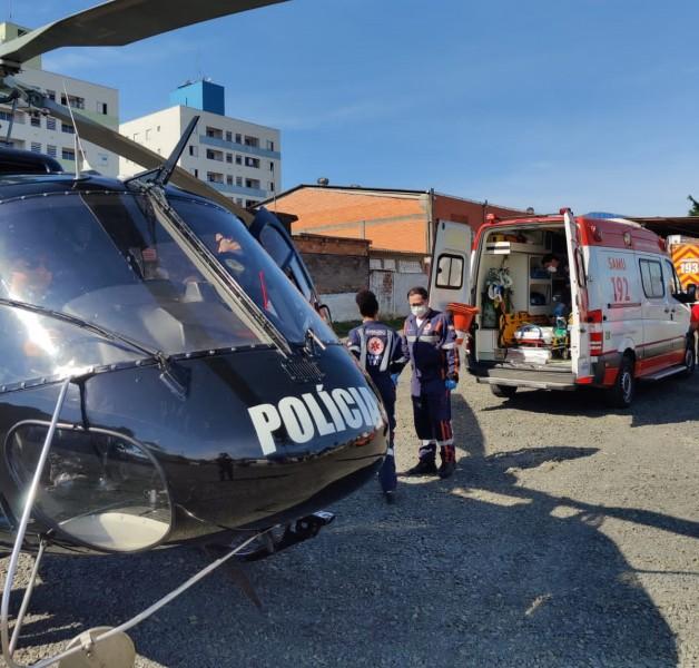 Acidente de trabalho: homem é socorrido pelo Sarasul após cair de três metros de altura