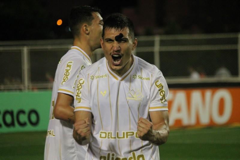 Criciúma marca aos 45 minutos do segundo tempo e vence o Ituano