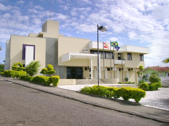 Ex-prefeito de Imaruí e mais sete réus são condenados  por improbidade administrativa