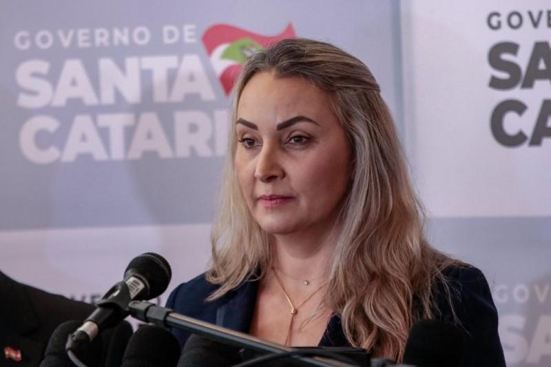 Daniela Reinehr diz que combate à pandemia é o foco da nova gestão e que buscará harmonia com Alesc