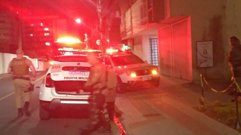 Justiça concede liberdade provisória para mulher que matou companheiro a facadas em Criciúma 