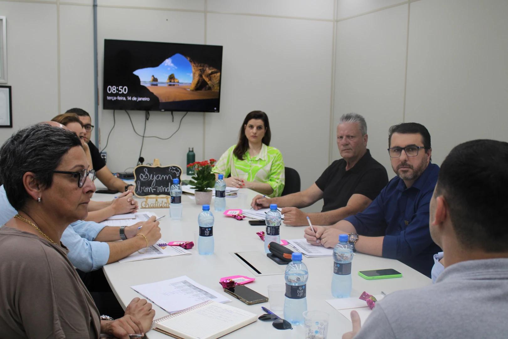 Novos superintendentes distritais de saúde passam por capacitação em Criciúma