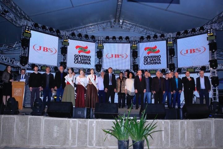 Abertura oficial da 21ª Festa do Colono e 9ª Festa do Motorista aconteceu nessa sexta