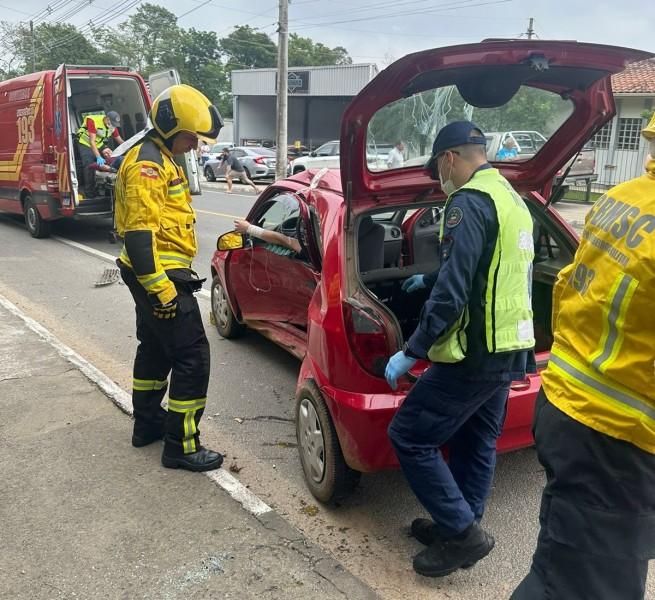 Colisão na área Central de Cocal do Sul deixa duas pessoas feridas