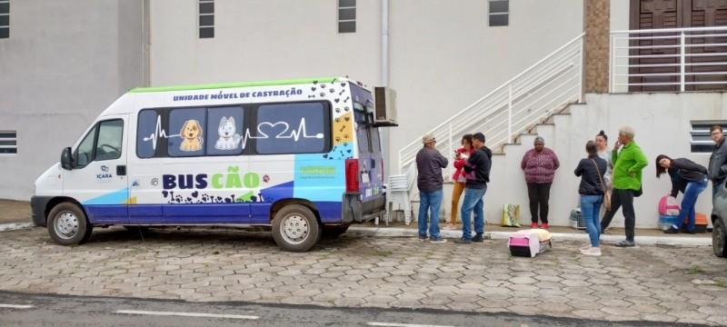 BusCão castra 21 animais no bairro Presidente Vargas