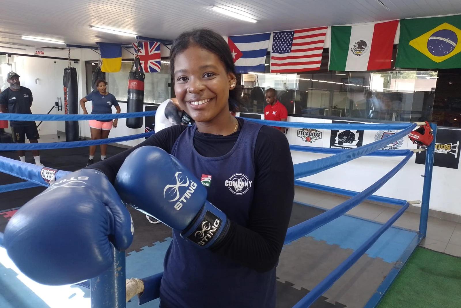Boxeadora de Criciúma fará período de treinamentos no Paraná