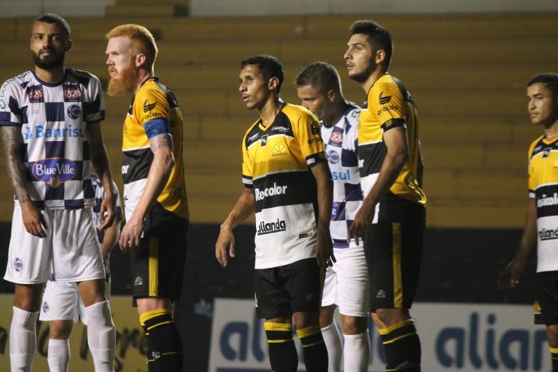 Fora do G4, Criciúma recebe o São José precisando da vitória para voltar à zona de classificação